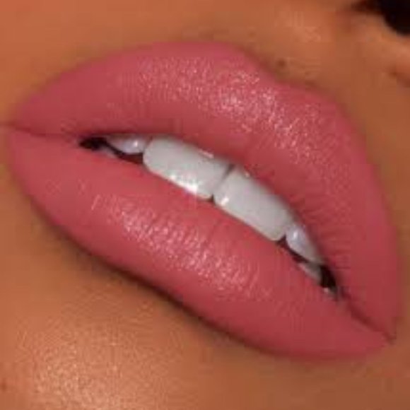*NEW* Kylie Cosmetics FLIRTINI Matte Lipstick ~ True Pink 💋 - Picture 1 of 7
